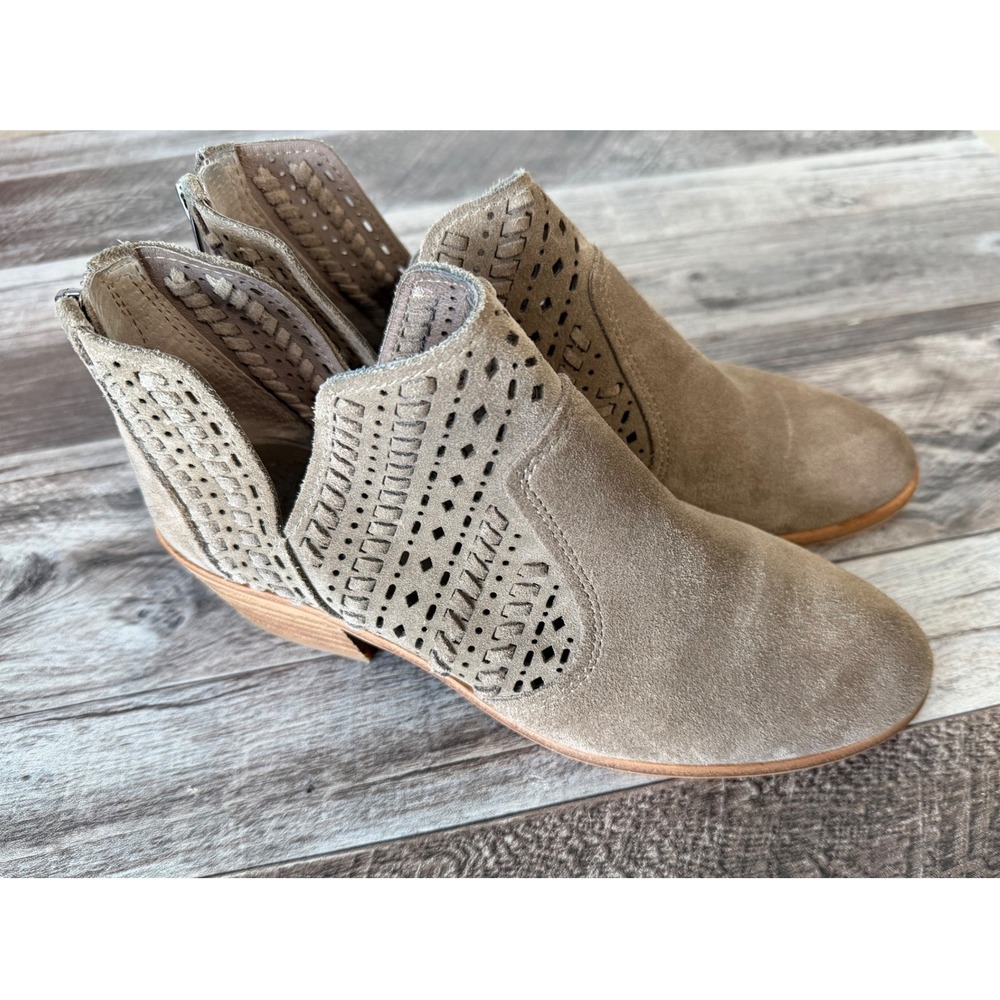 Vince Camuto Ankle Boots 5.5 Western Boho Taupe Neutral Booties